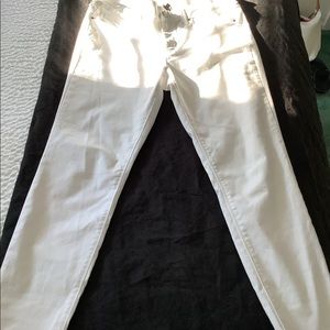 Super buttery soft white jeans NWOT